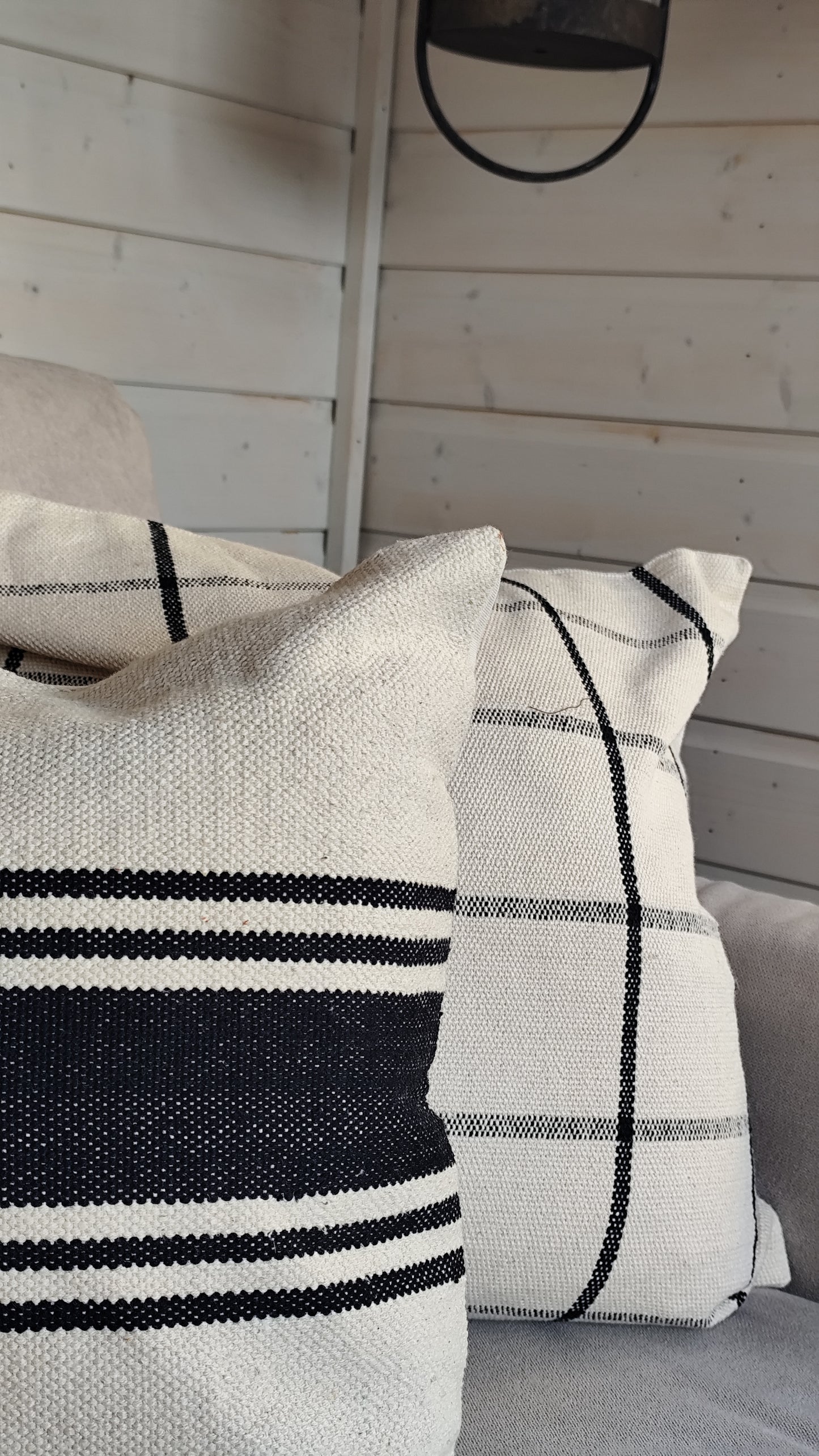 India Luxe Cotton Cushion Cover 45×45 cm – Black & Cream