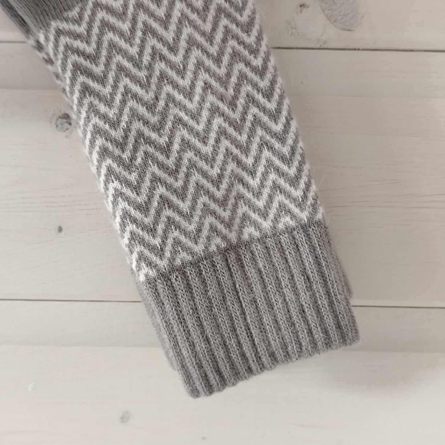 Jess & Lou - Super Soft, Cosy Socks - Grey & White Herringbone