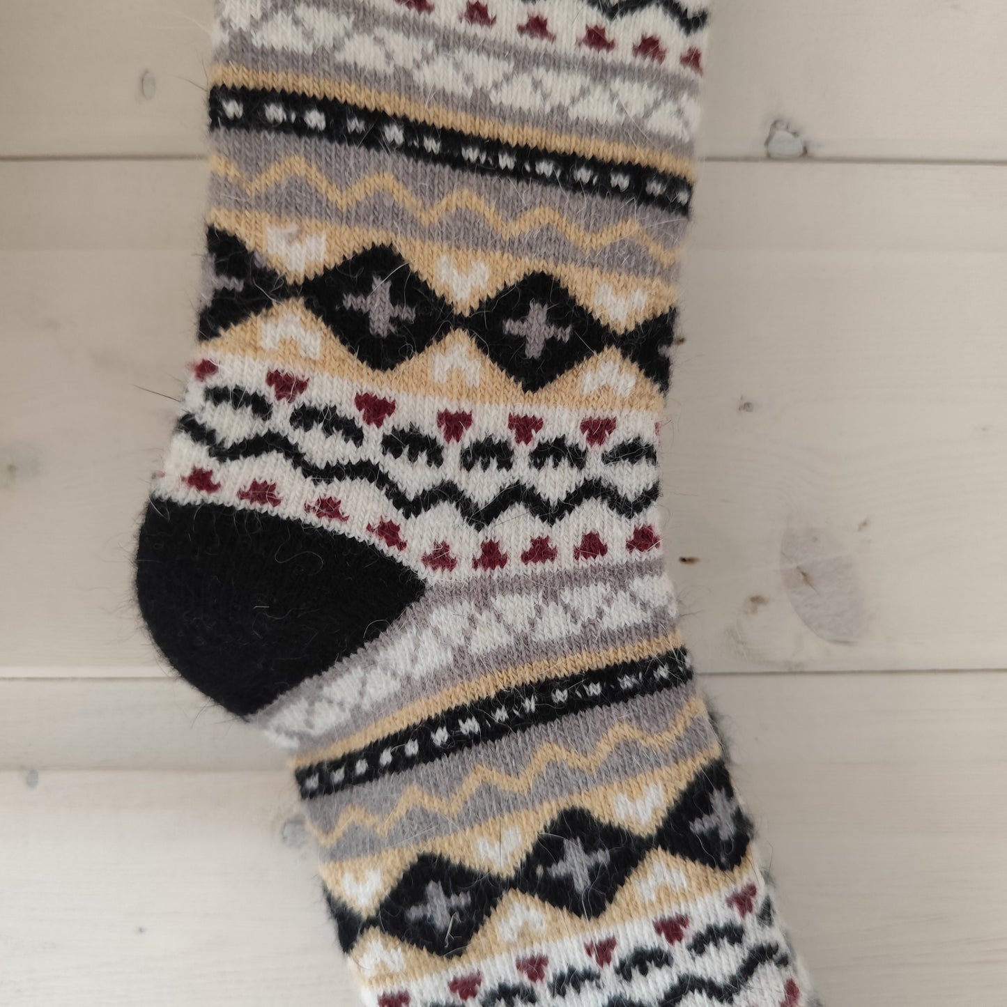 Jess & Lou - Super Soft, Cosy Socks - Nordic Black & Beige