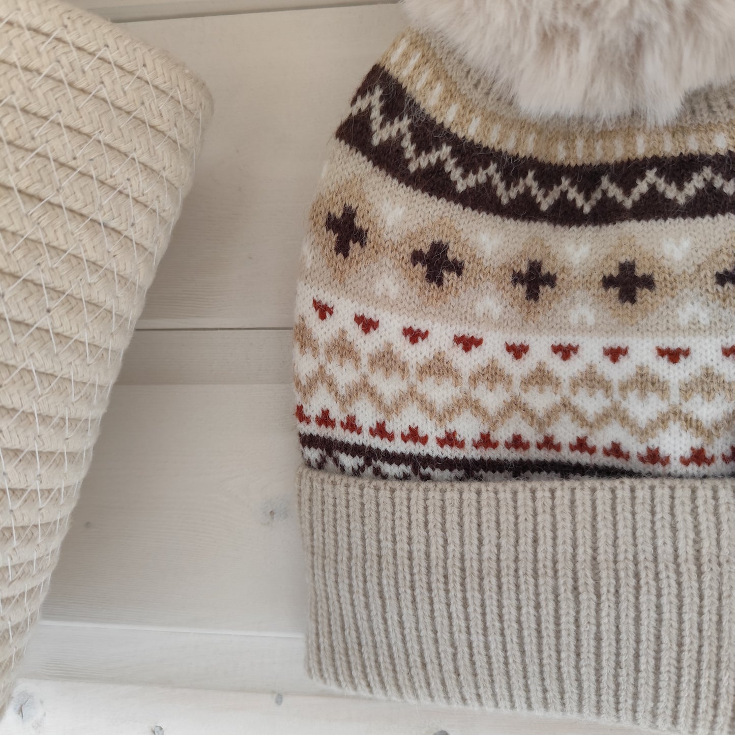 Jess & Lou - Cosy Pom Pom Beanie - Nordic Neutral