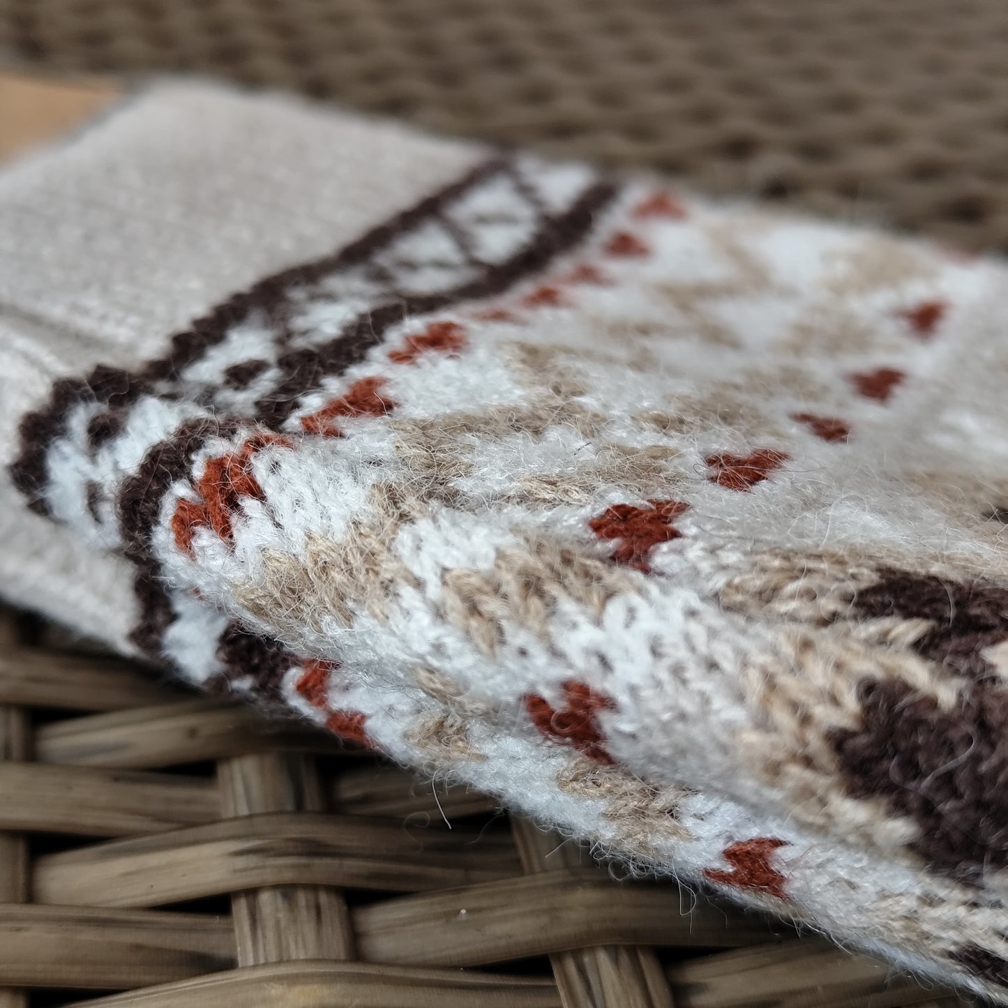 Jess & Lou - Nordic Neutral Fingerless Gloves