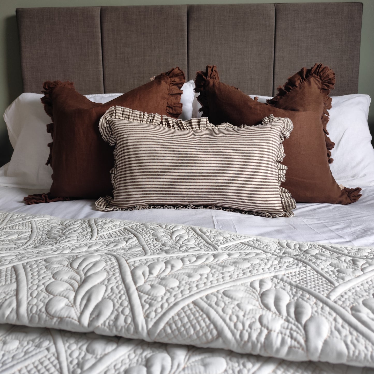 Hallie Ruffled Linen Cushion Cover – Deep Brown