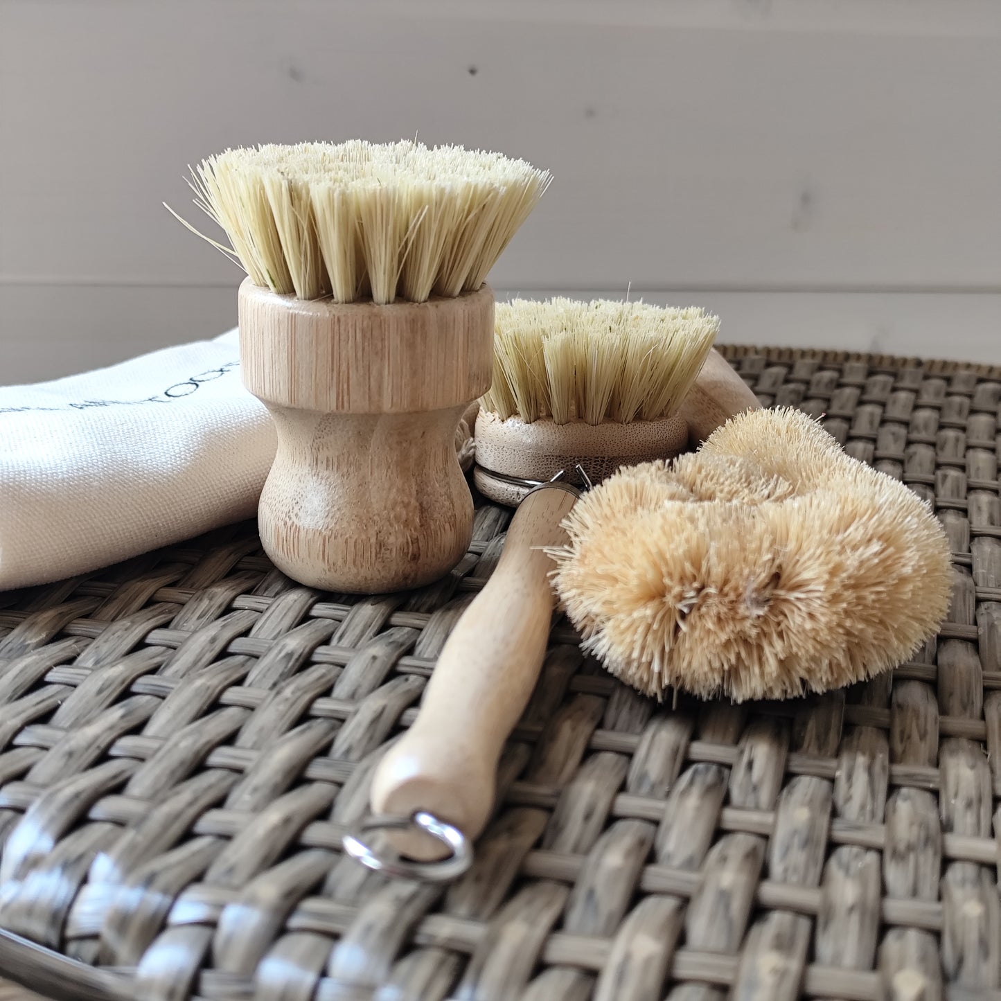 Mama and Tochter - Set of 3 Wooden Kitchen Brushes