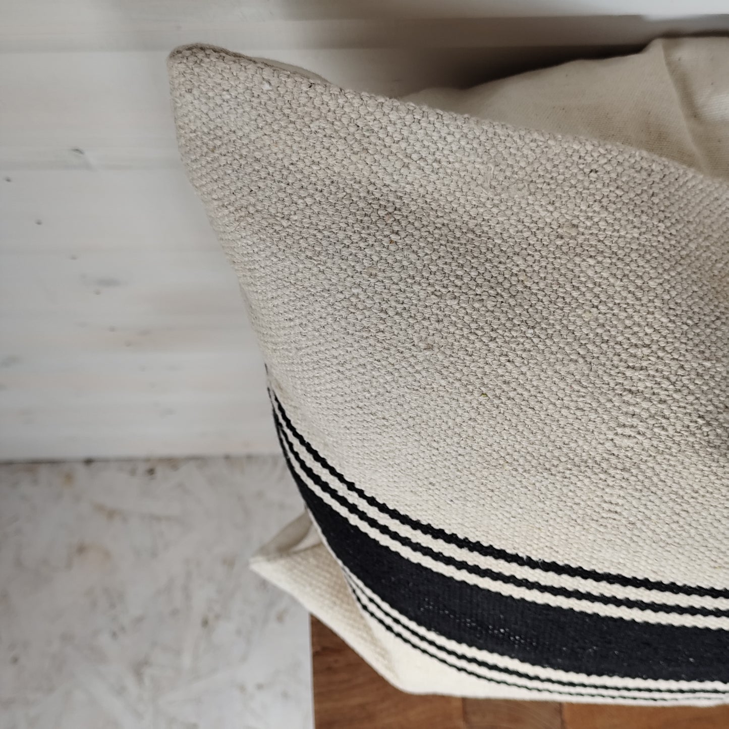 India Luxe Cotton Cushion Cover 45×45 cm – Black & Cream