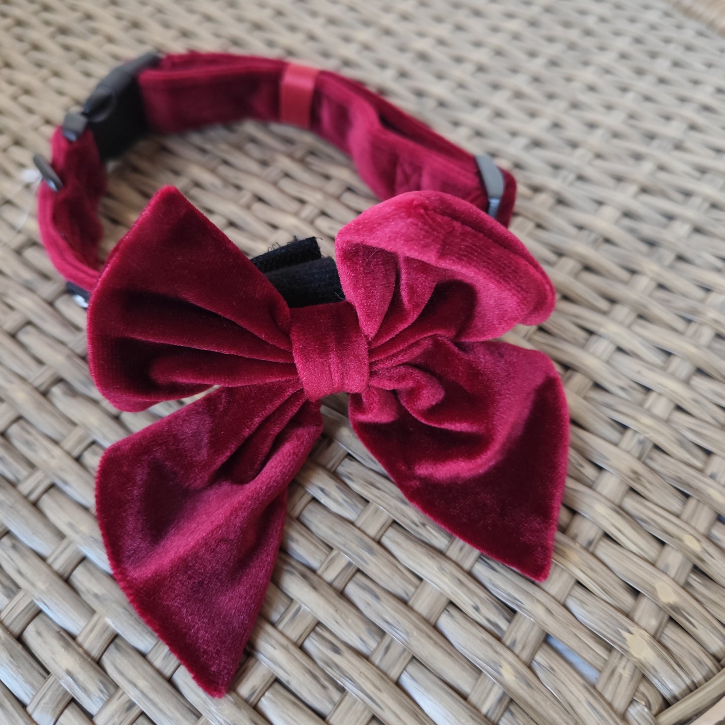 Luxe Velvet Bow Tie - Berry Red
