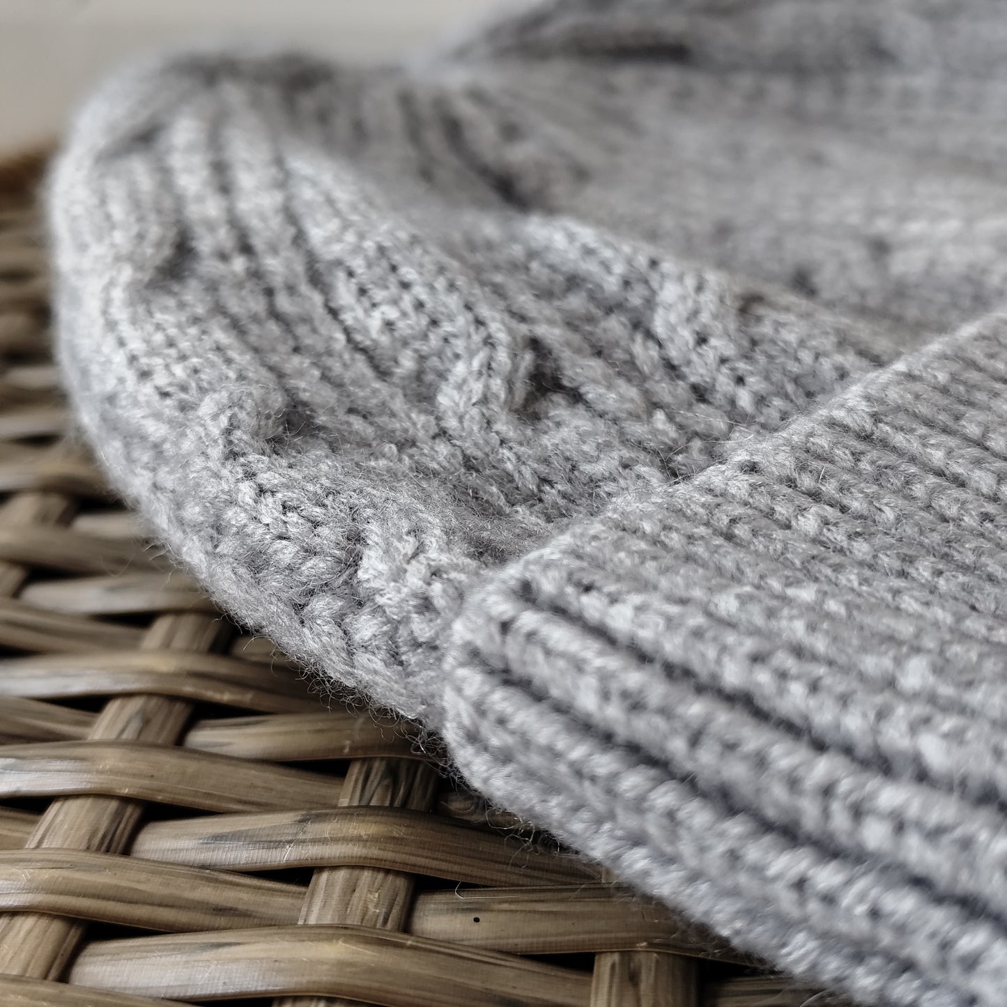 Jess & Lou - Cosy Cable Knit Beanie - Grey